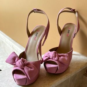 Just Fab Women’s Pumps size 9